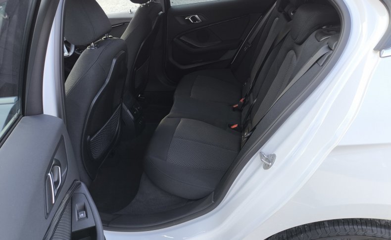 BMW 1-SERIES 118i 2021