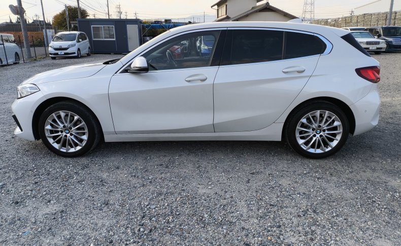 BMW 1-SERIES 118i 2021