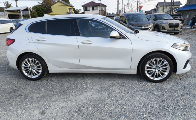 BMW 1-SERIES 118i 2021