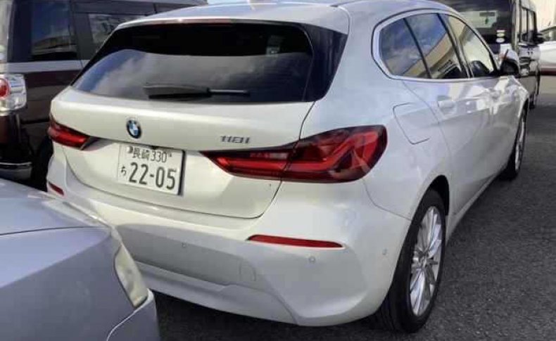 BMW 1-SERIES 118i 2021