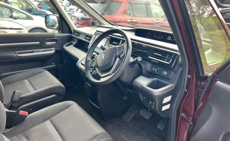 HONDA STEPWGN SPADA HONDA SENSING 2017