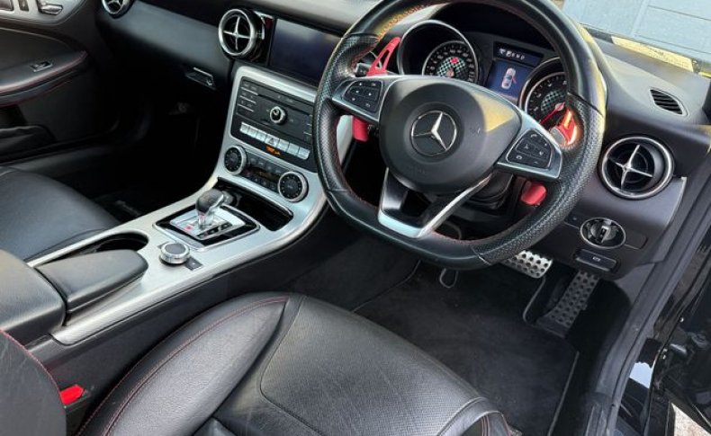 MERCEDES BENZ SLC 180 SPORTS 2016