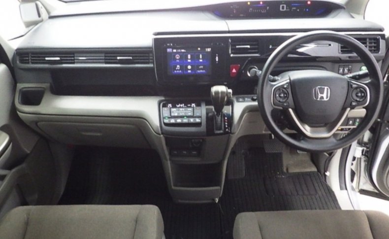 HONDA STEPWGN G 8 МЕСТ 2015