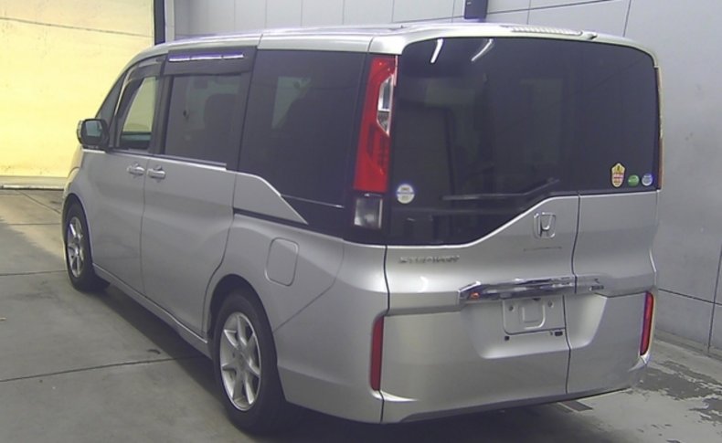 HONDA STEPWGN G 8 МЕСТ 2015