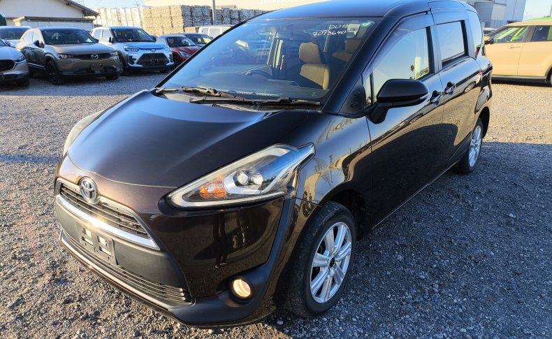 TOYOTA SIENTA G 4 WD 2017