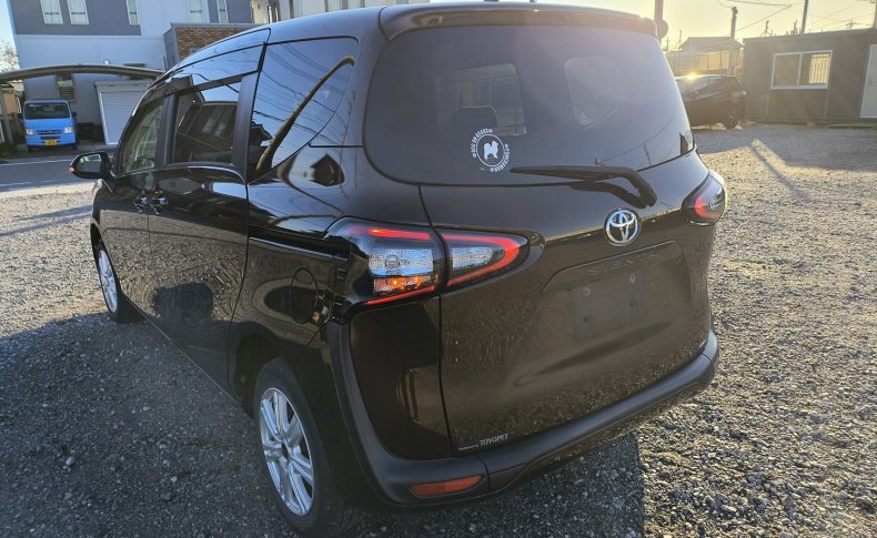 TOYOTA SIENTA G 4 WD 2017