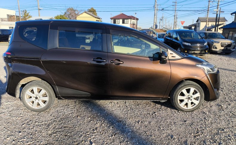 TOYOTA SIENTA G 4 WD 2017