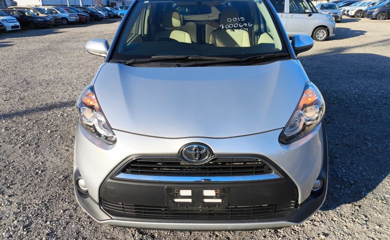 TOYOTA SIENTA X 4WD 2015