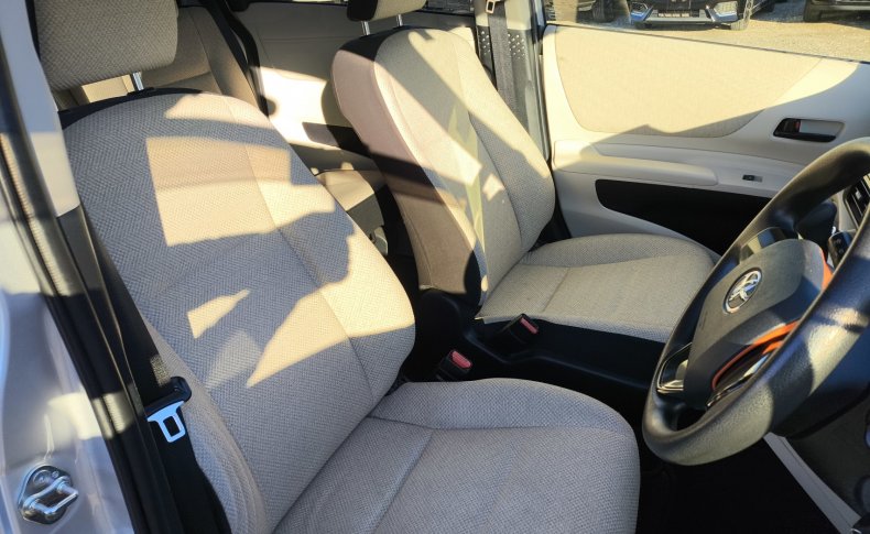 TOYOTA SIENTA X 4WD 2015