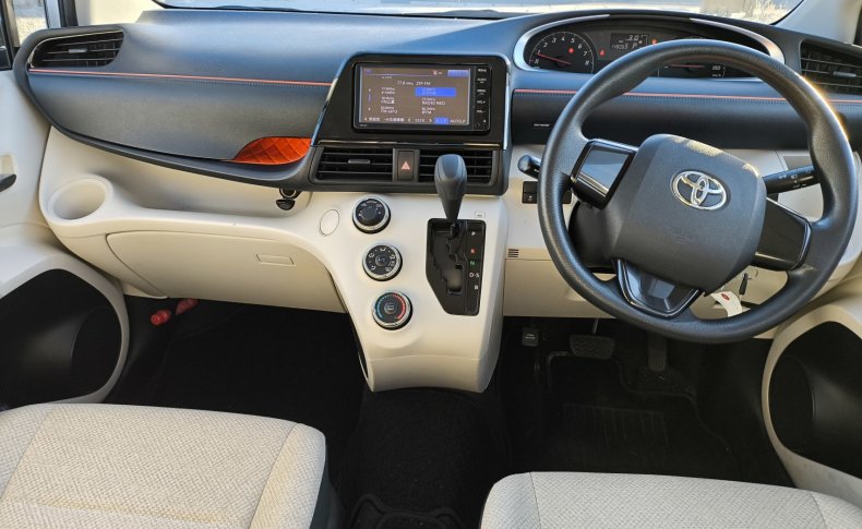 TOYOTA SIENTA X 4WD 2015
