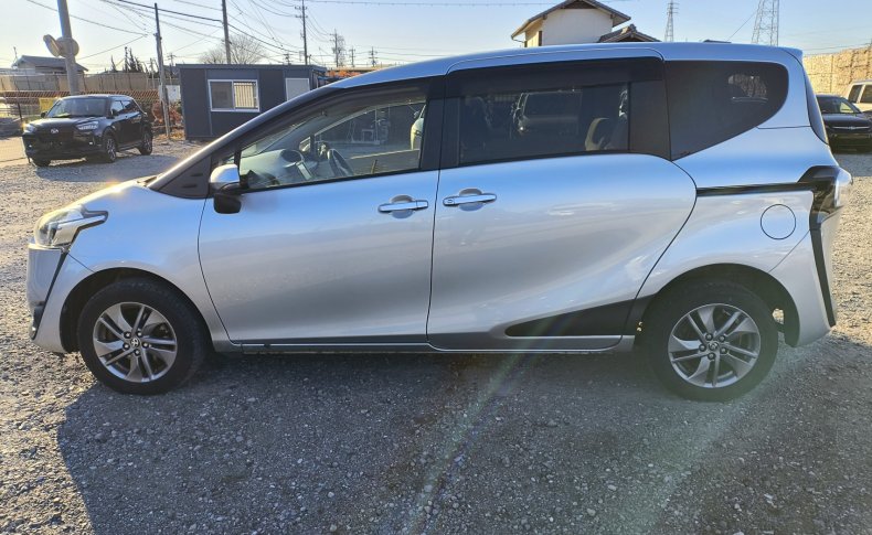 TOYOTA SIENTA X 4WD 2015