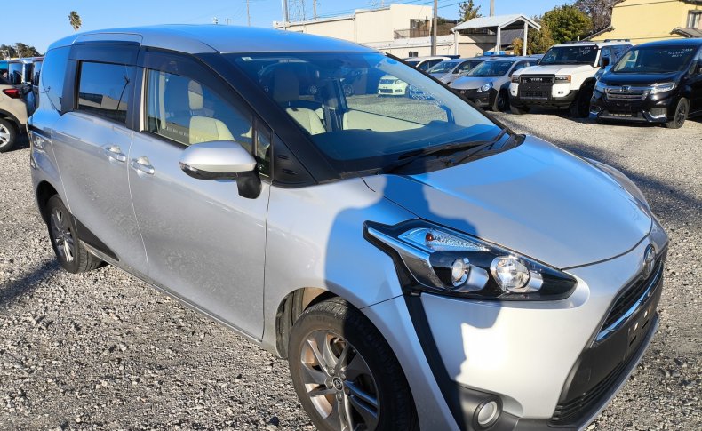 TOYOTA SIENTA X 4WD 2015