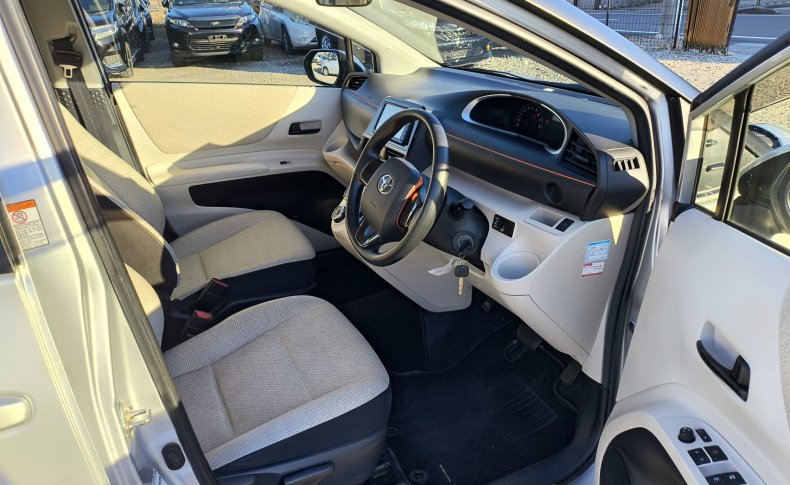 TOYOTA SIENTA X 4WD 2015