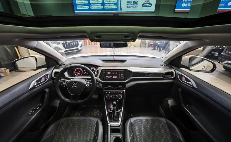VOLKSWAGEN T-CROSS  2021