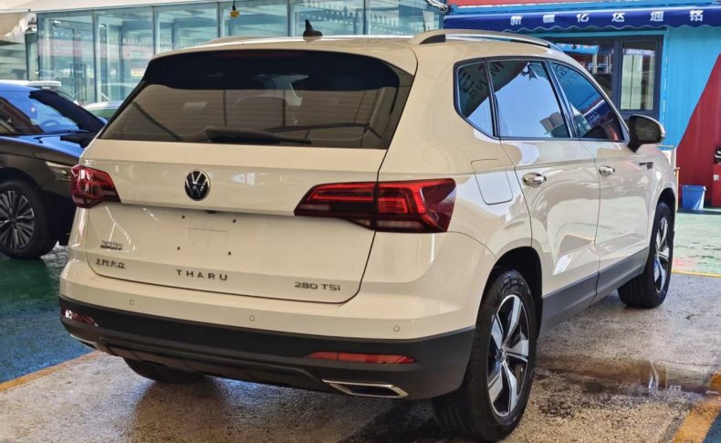 VOLKSWAGEN THARU  2022