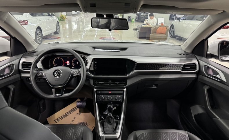 VOLKSWAGEN T-CROSS  2022