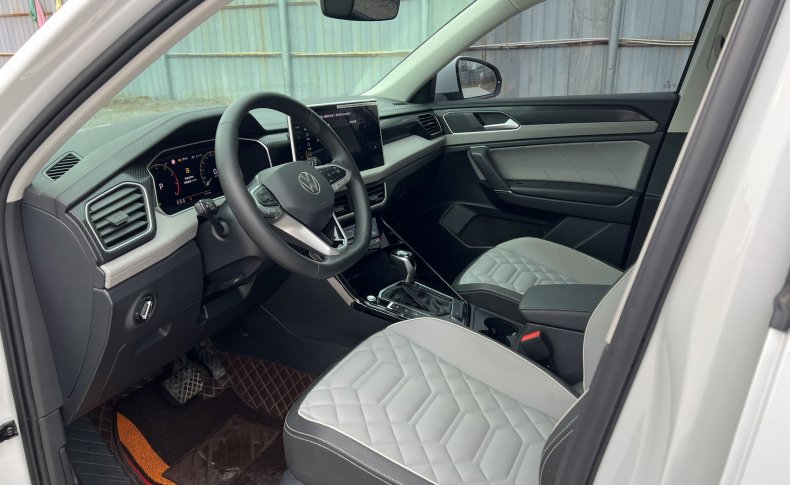VOLKSWAGEN TAYRON  2022
