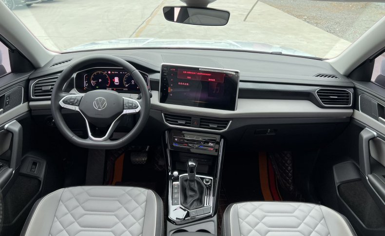 VOLKSWAGEN TAYRON  2022