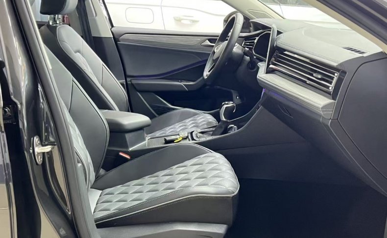 VOLKSWAGEN SAGITAR  2022