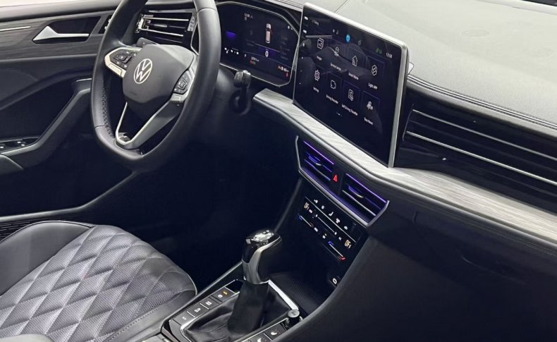 VOLKSWAGEN SAGITAR  2022
