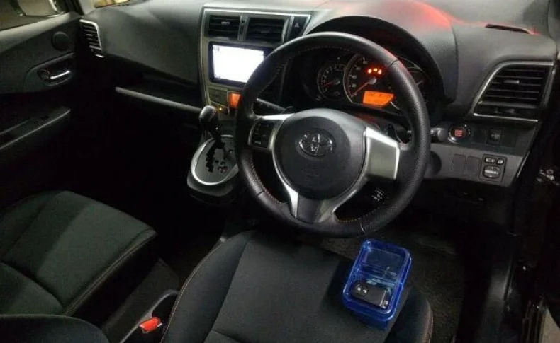 TOYOTA RACTIS S 2013