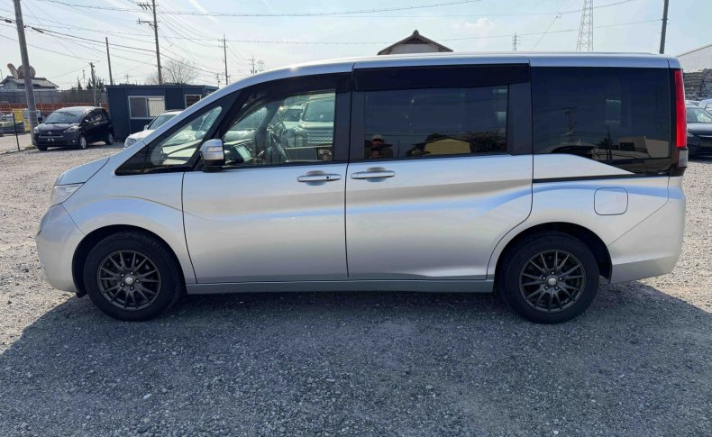 HONDA STEPWGN G 4WD 2015