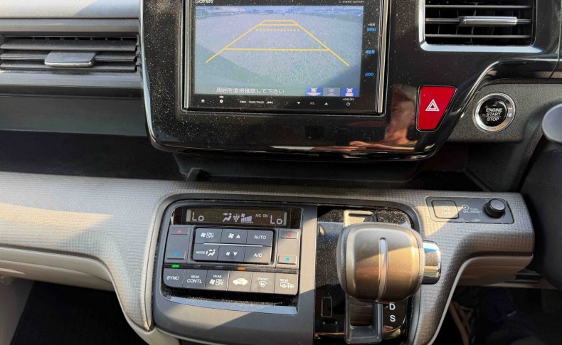 HONDA STEPWGN G 4WD 2015