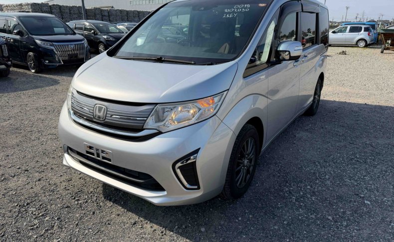 HONDA STEPWGN G 4WD 2015