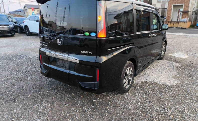 HONDA STEPWGN Spada Honda Sensing 2016