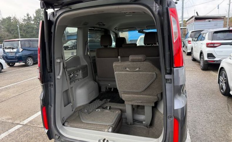 HONDA STEPWGN G 2018