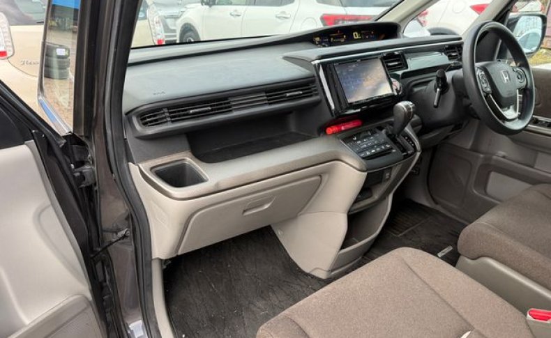HONDA STEPWGN G 2018