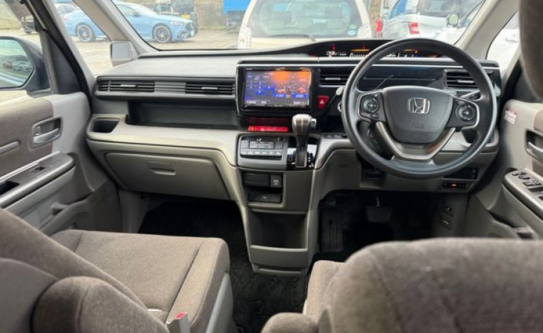HONDA STEPWGN G 2018
