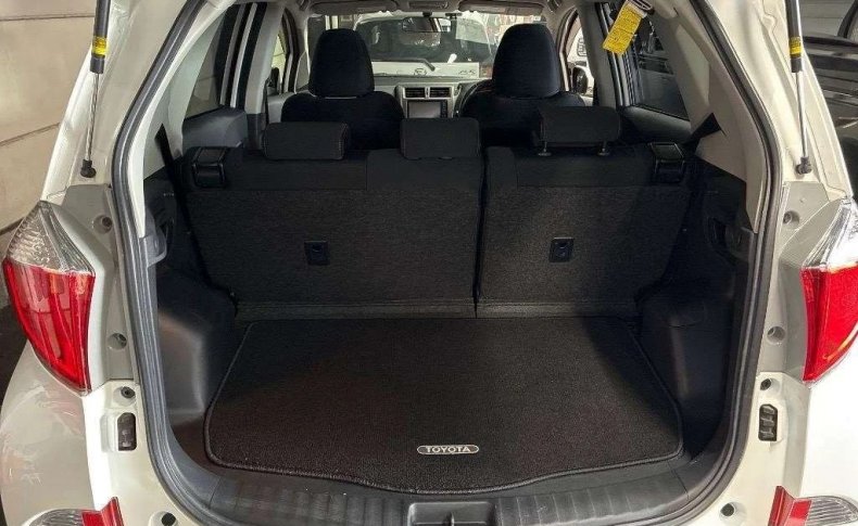TOYOTA RACTIS S 2012