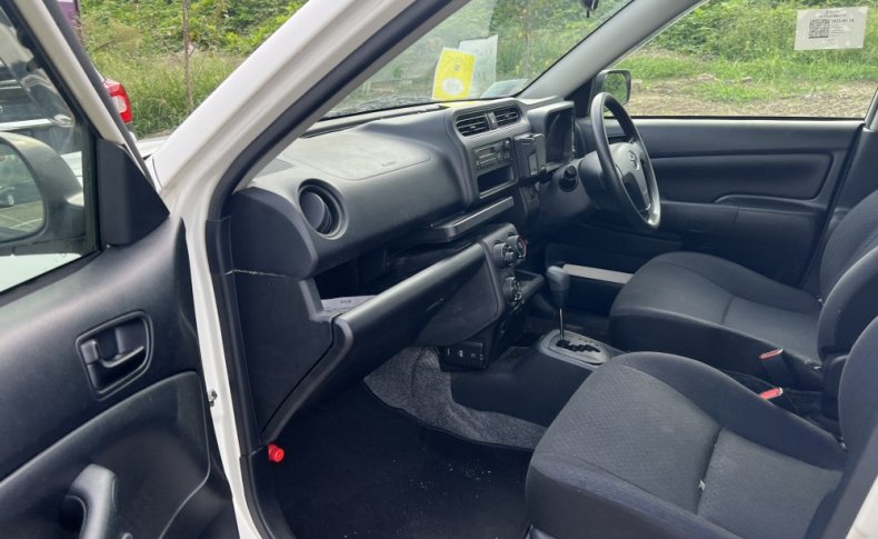 TOYOTA PROBOX DX COMFORT 4WD 2019