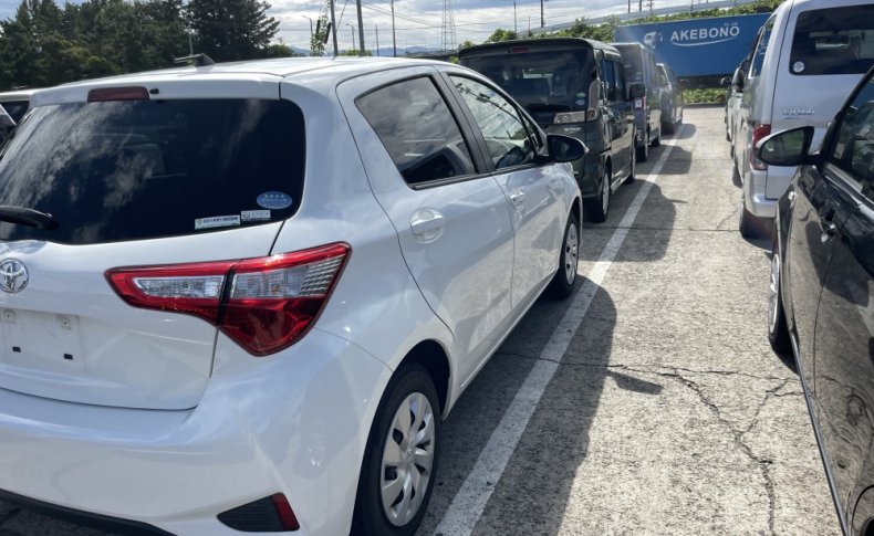 TOYOTA VITZ F 2019