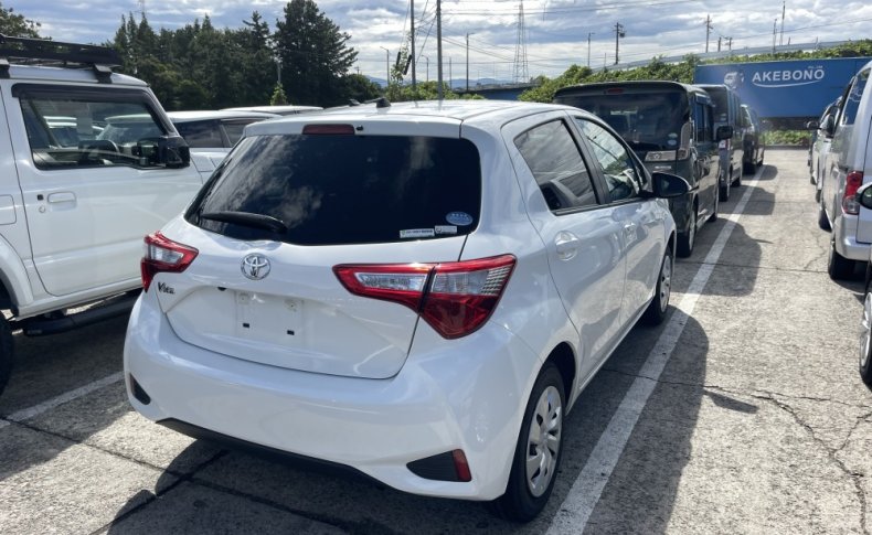 TOYOTA VITZ F 2019
