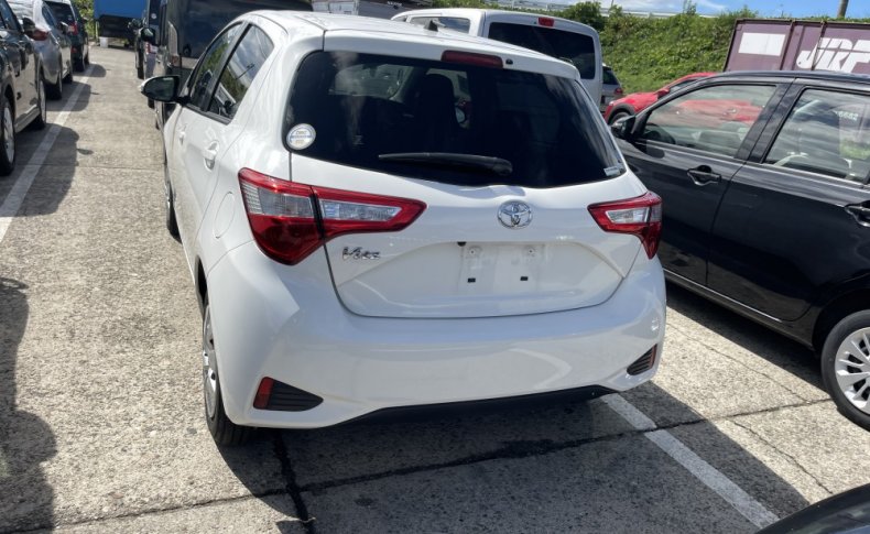 TOYOTA VITZ F 2019
