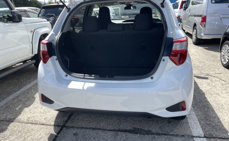 TOYOTA VITZ F 2019