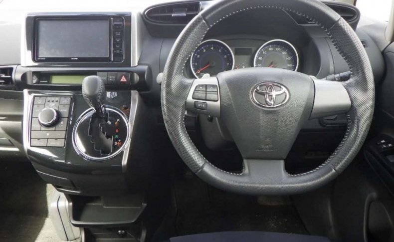 TOYOTA WISH S 2015