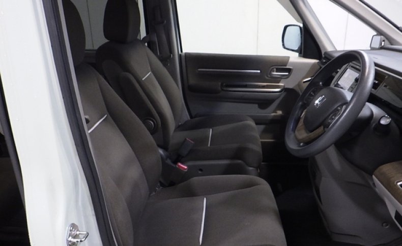 HONDA STEPWGN G EX HONDA SENSING 2015