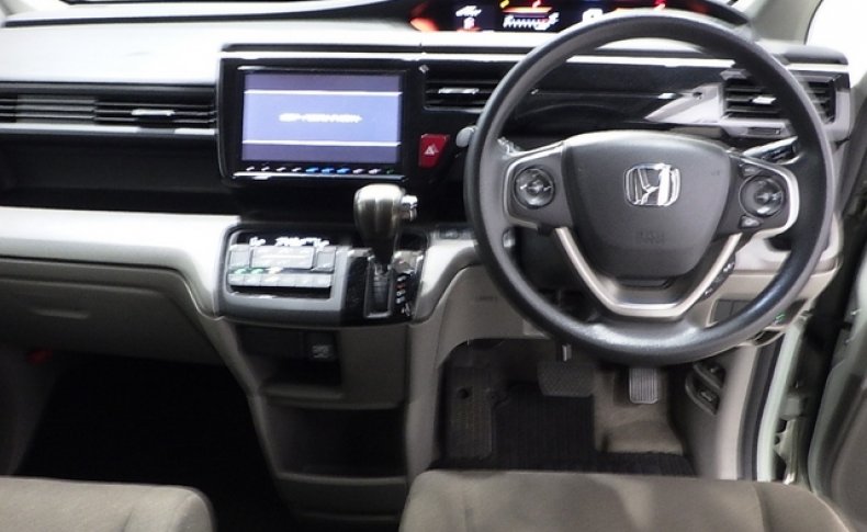 HONDA STEPWGN G 8-SEATERS 2016