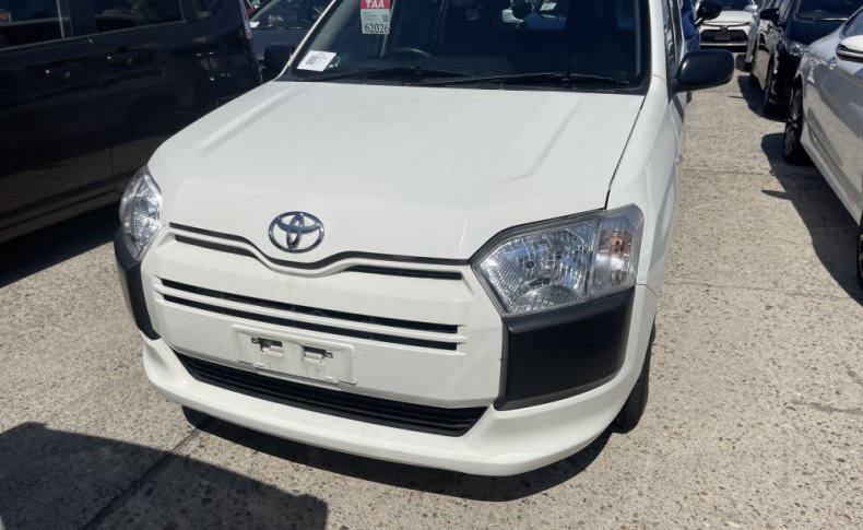 TOYOTA PROBOX DX COMFORT 2019