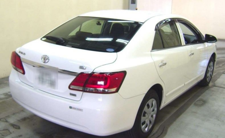 TOYOTA PREMIO 1.8 X 4WD 2019