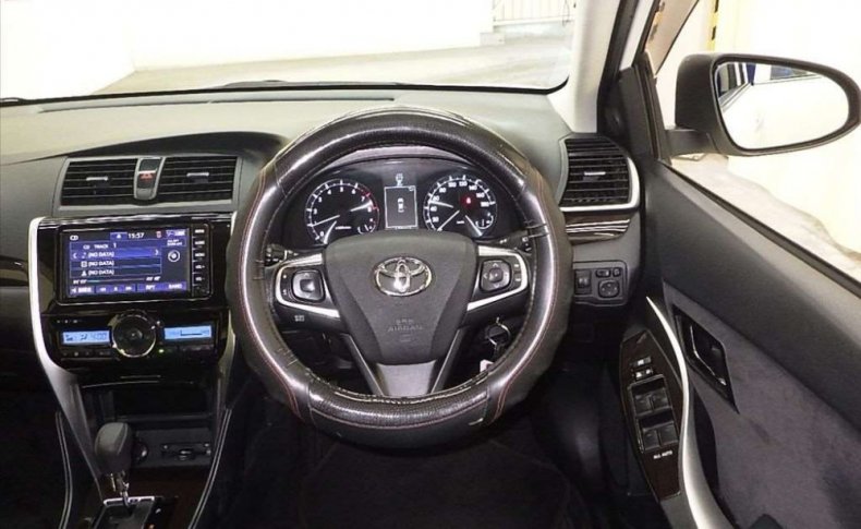 TOYOTA PREMIO 1.8 X 4WD 2019