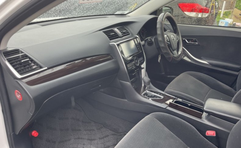 TOYOTA PREMIO 1.8 X 4WD 2019