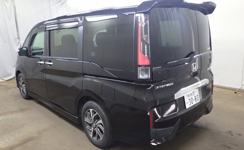HONDA STEPWGN SPADA 7-SEATERS 2015