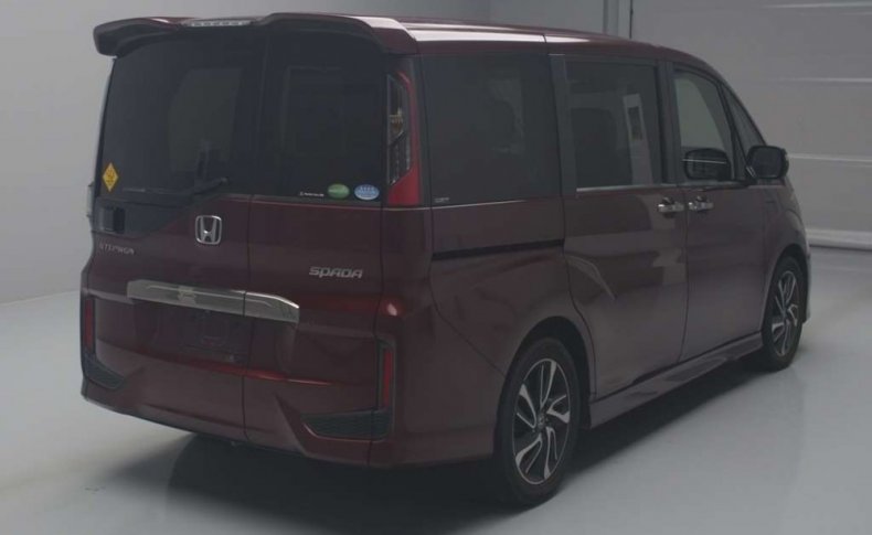 HONDA STEPWGN SPADA COOL SPIRIT 8-SEATERS 2015
