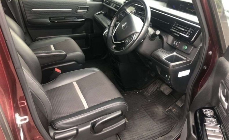 HONDA STEPWGN SPADA COOL SPIRIT 8-SEATERS 2015