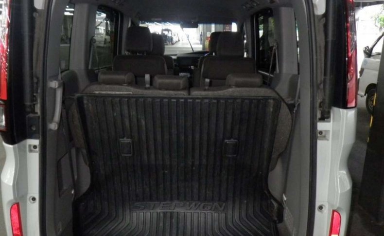 HONDA STEPWGN G 7-SEATERS 2015