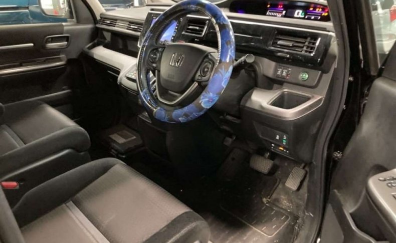 HONDA STEPWGN SPADA HONDA SENSING 8-SEATERS 2017